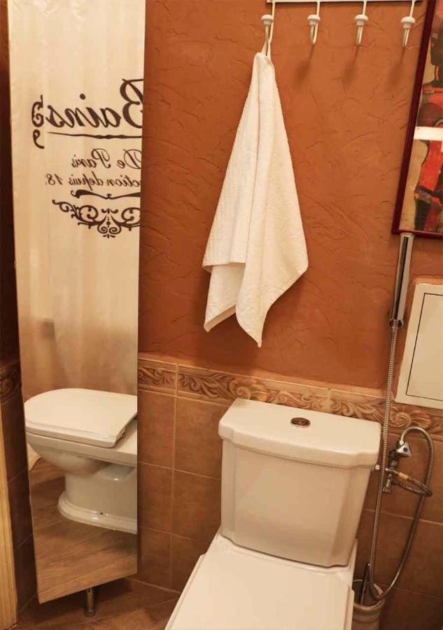 Retro Big Apartment With Two Balconies And Lift كارلوفي فاري المظهر الخارجي الصورة