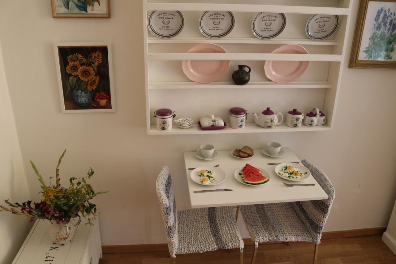 Retro Big Apartment With Two Balconies And Lift كارلوفي فاري المظهر الخارجي الصورة